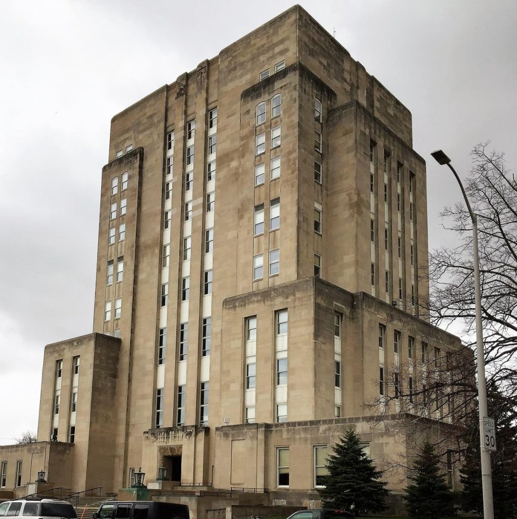 Racine_County_Courthouse_outside